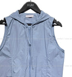 Fit nylon hood vest