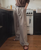 Rodina Two-Tuck Balloon Wide Slacks