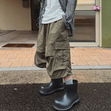 Bulky pintuck cargo Bermuda pants