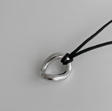 Wave line necklace